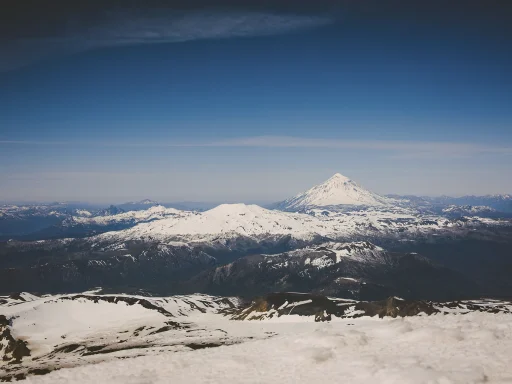 Volcán Lanín desde la cima del Villarrica