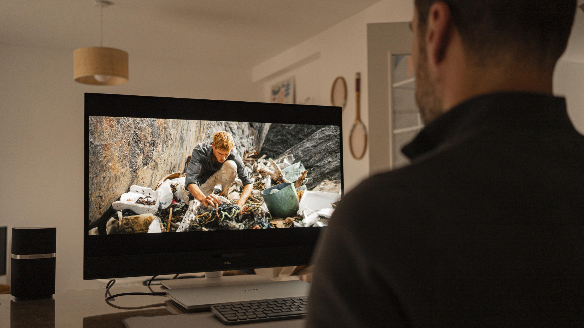 COntenido multimedia en el Dell S3225QC